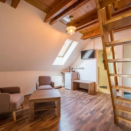 Vinarstvi Vratil - 3* Starovice