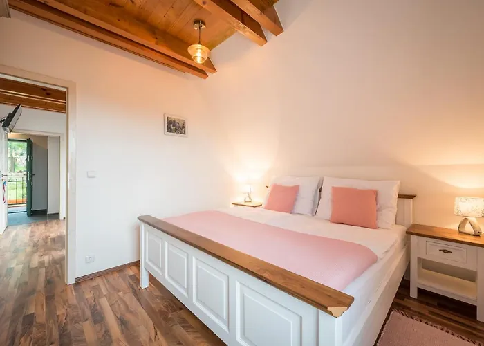Vinarstvi Vratil - Pensjonat 3*